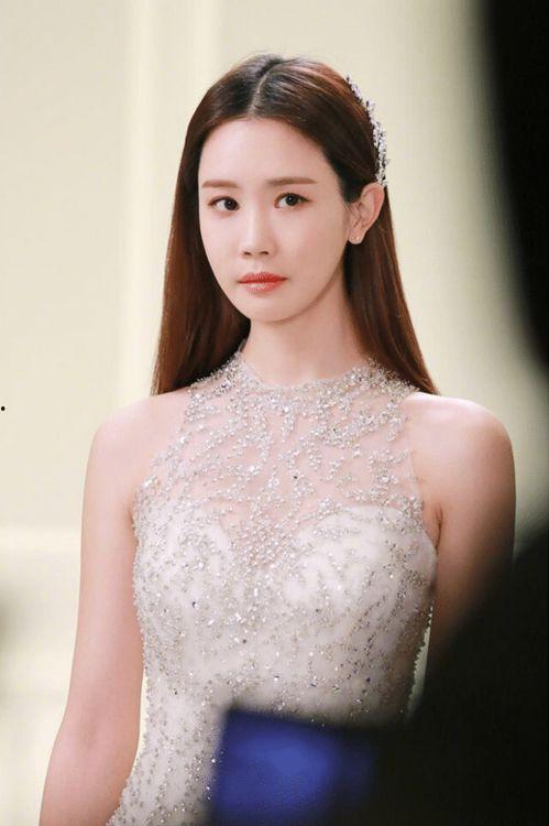 李多海近期照片,近期照片展现清新风采