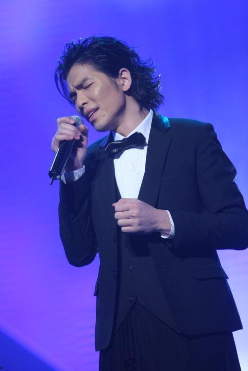 萧敬腾照片高清,深情演绎，音乐之魂的完美呈现